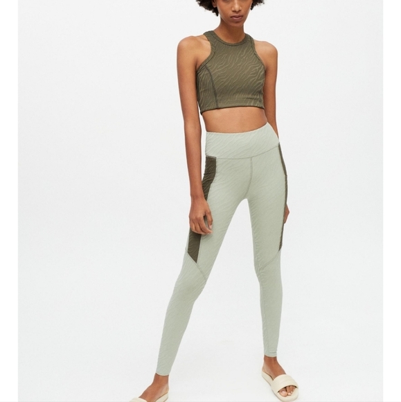 Urban Outfitters Twenty Montreal 3D Activewear leggings with pockets Size sm - Picture 4 of 8